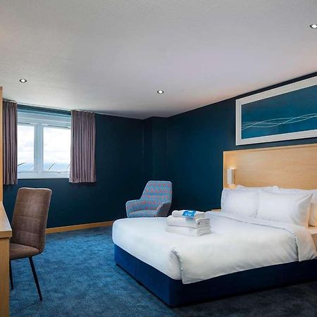 Travelodge Reading Whitley Номер фото