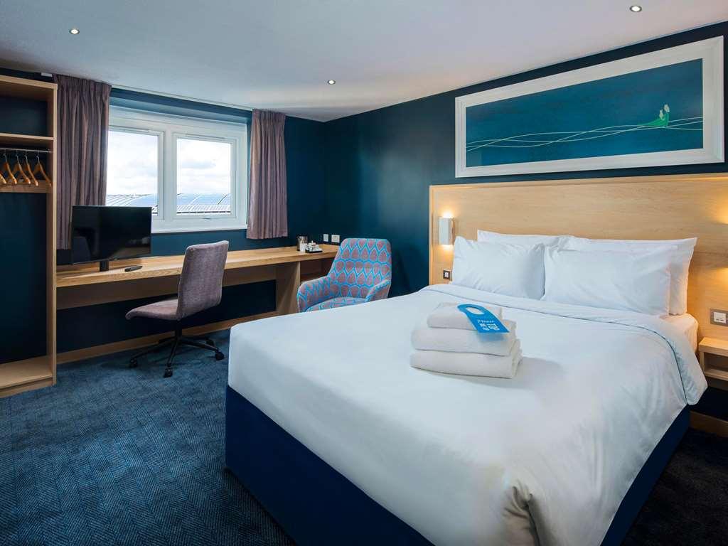 Travelodge Reading Whitley Номер фото