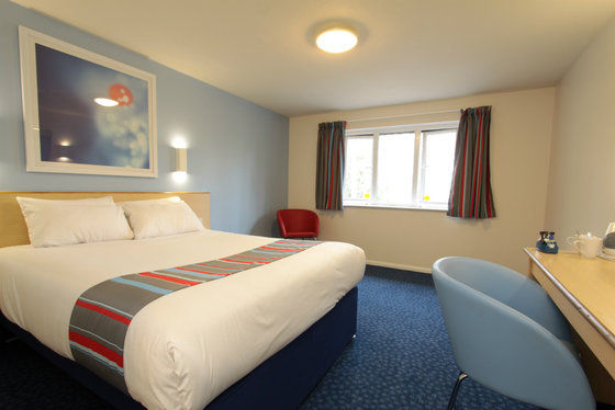 Travelodge Reading Whitley Номер фото