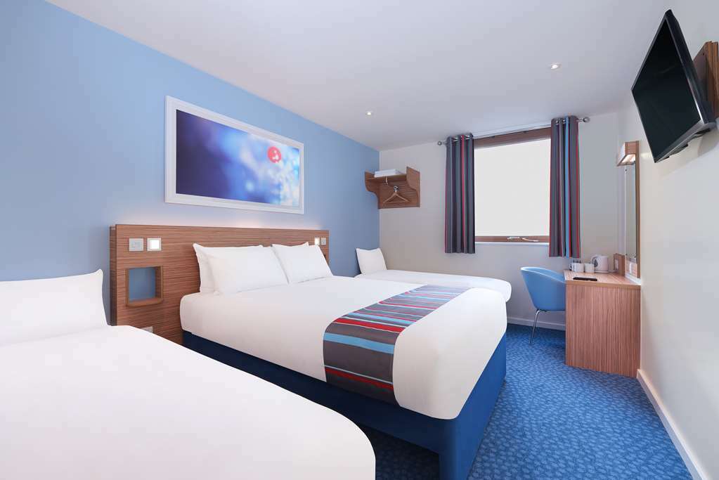 Travelodge Reading Whitley Номер фото